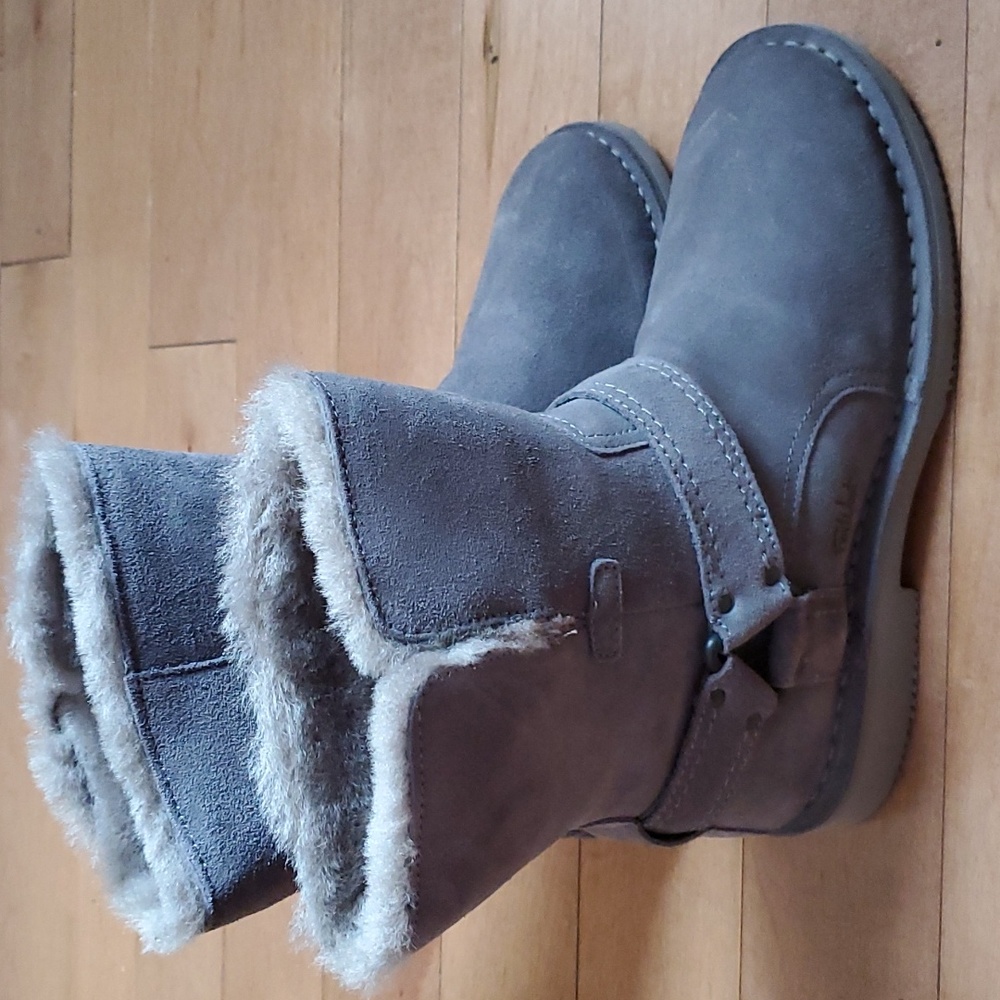 New Far West Women's Suede Boots size 8.